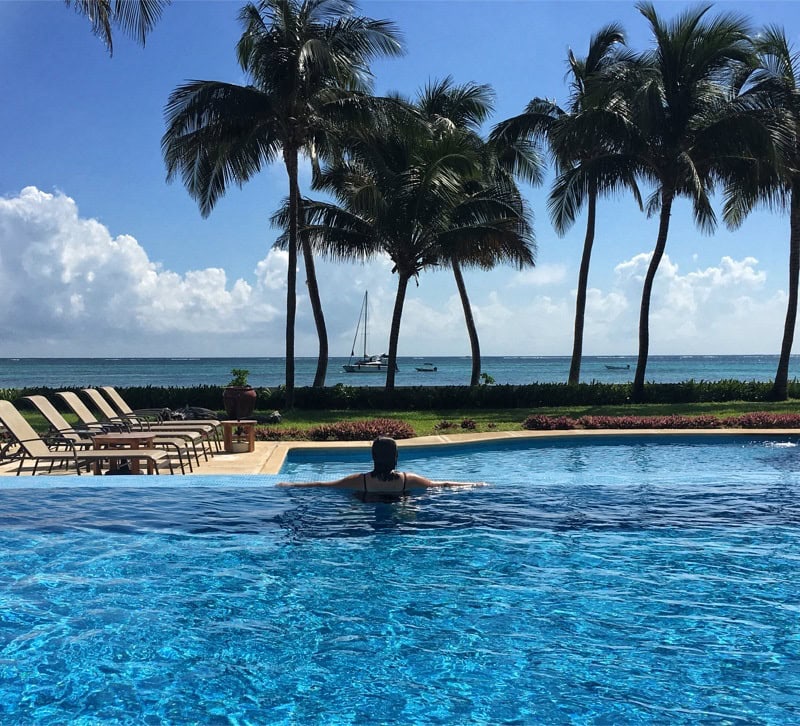 We Review The Phoenix Resort Belize And Tasty Nachos